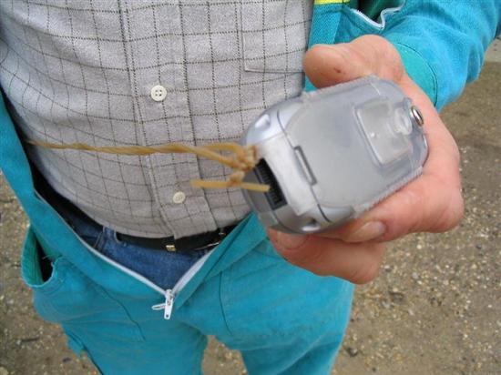 cellulare con elastico