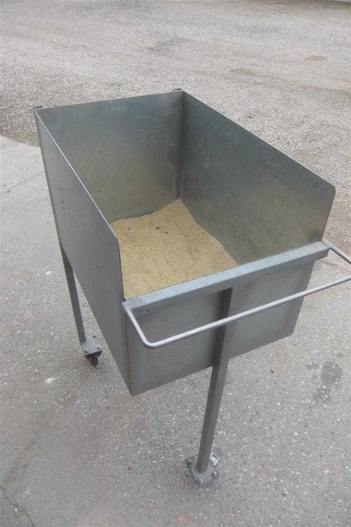 carrello mangime sala parto
